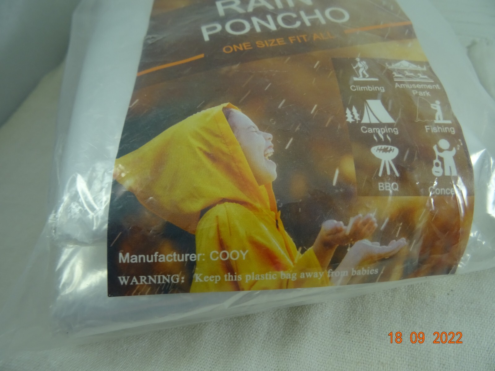 Rain Poncho Hooded OSFM Child size 5 pieces Clear NEW