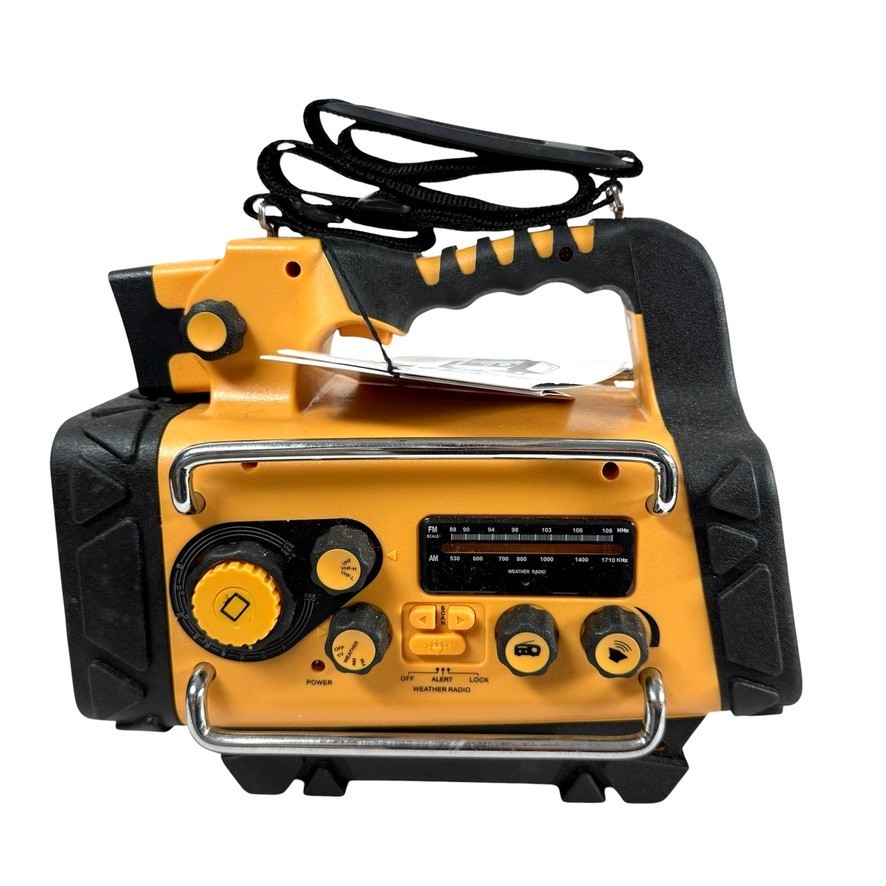 Vector Tough Bright Storm Tracker VEC135 Weather Radio With Flashlight WORKS