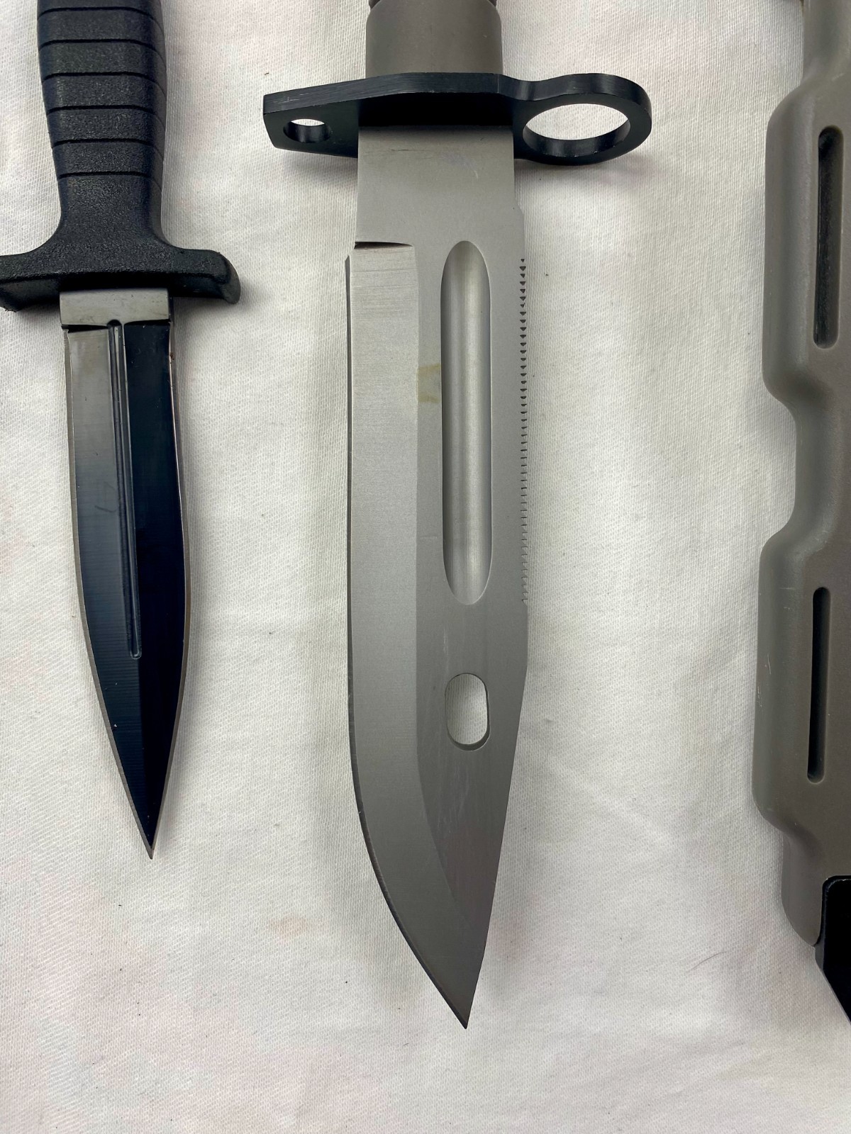 Alpha Outpost Scimitar Amazon Knife Set NIB!!