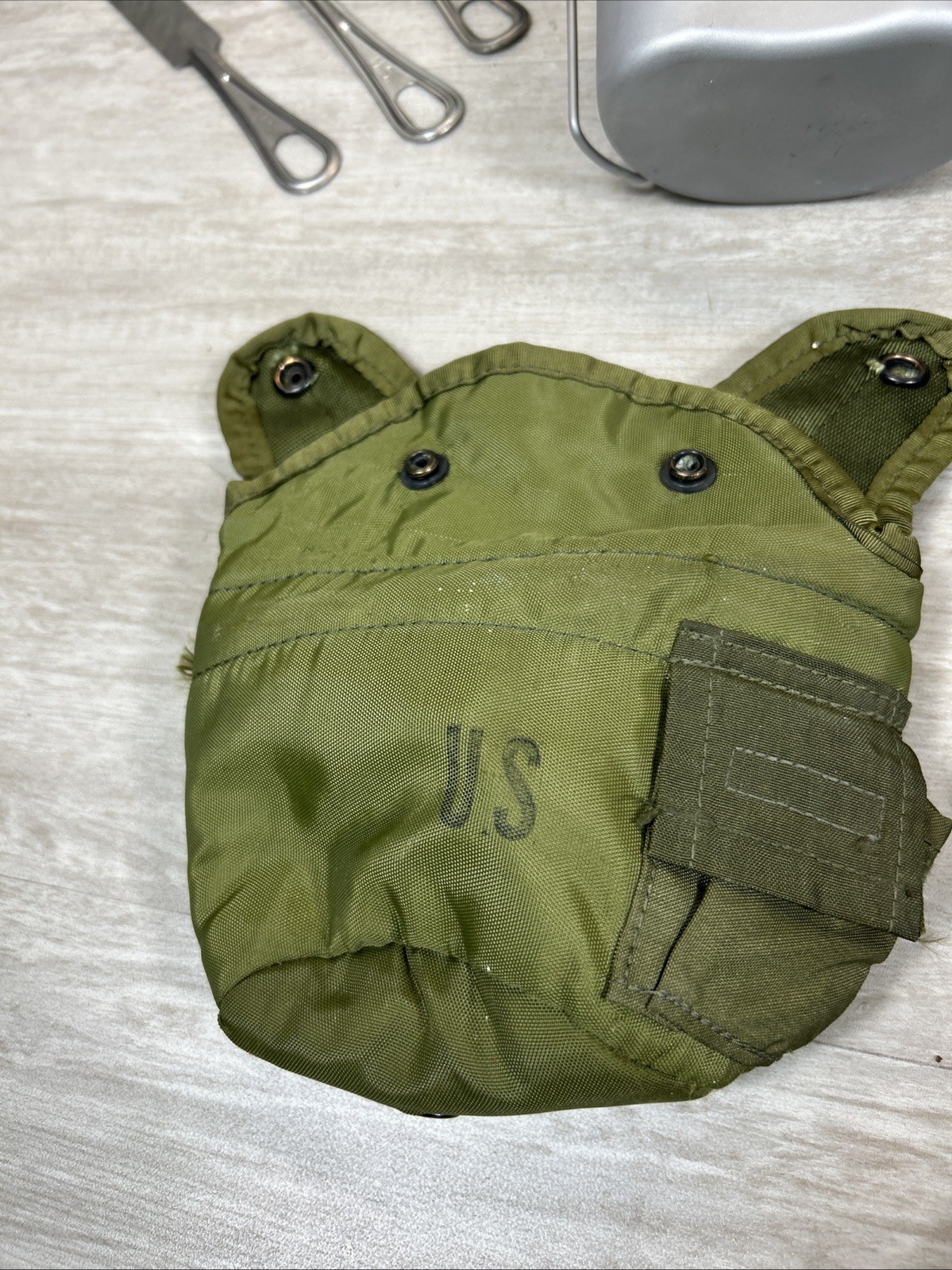 US Military Issue LOT Quart Canteen W/ Pouch LC-2 Green Canteen Cup Utensil