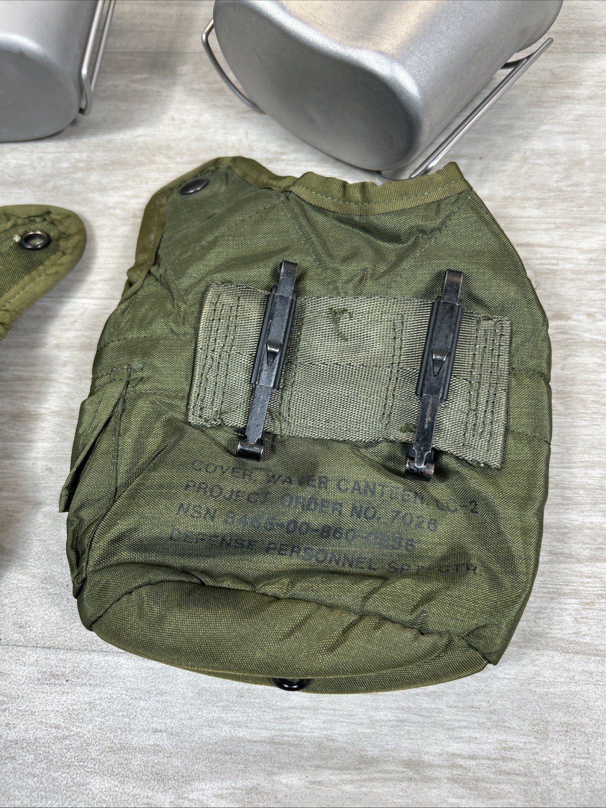 US Military Issue LOT Quart Canteen W/ Pouch LC-2 Green Canteen Cup Utensil