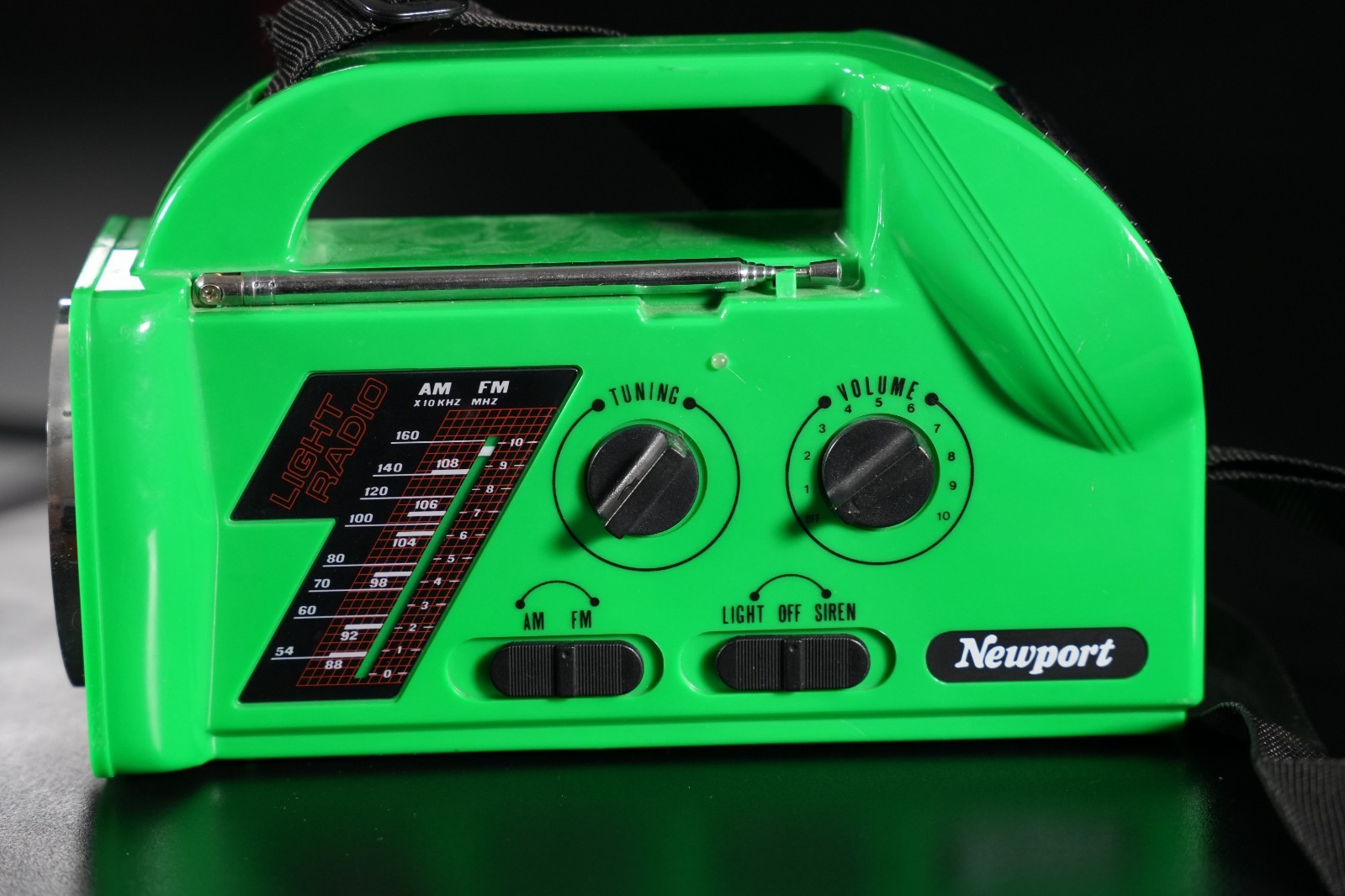 RARE Vintage Newport Tobacco PROMO – Water Resistant Flash Light AM/FM Radio Sir