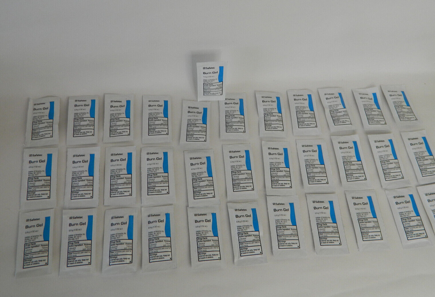 Lot of 35 Burn Gel Packets Emergency First Aid Kits