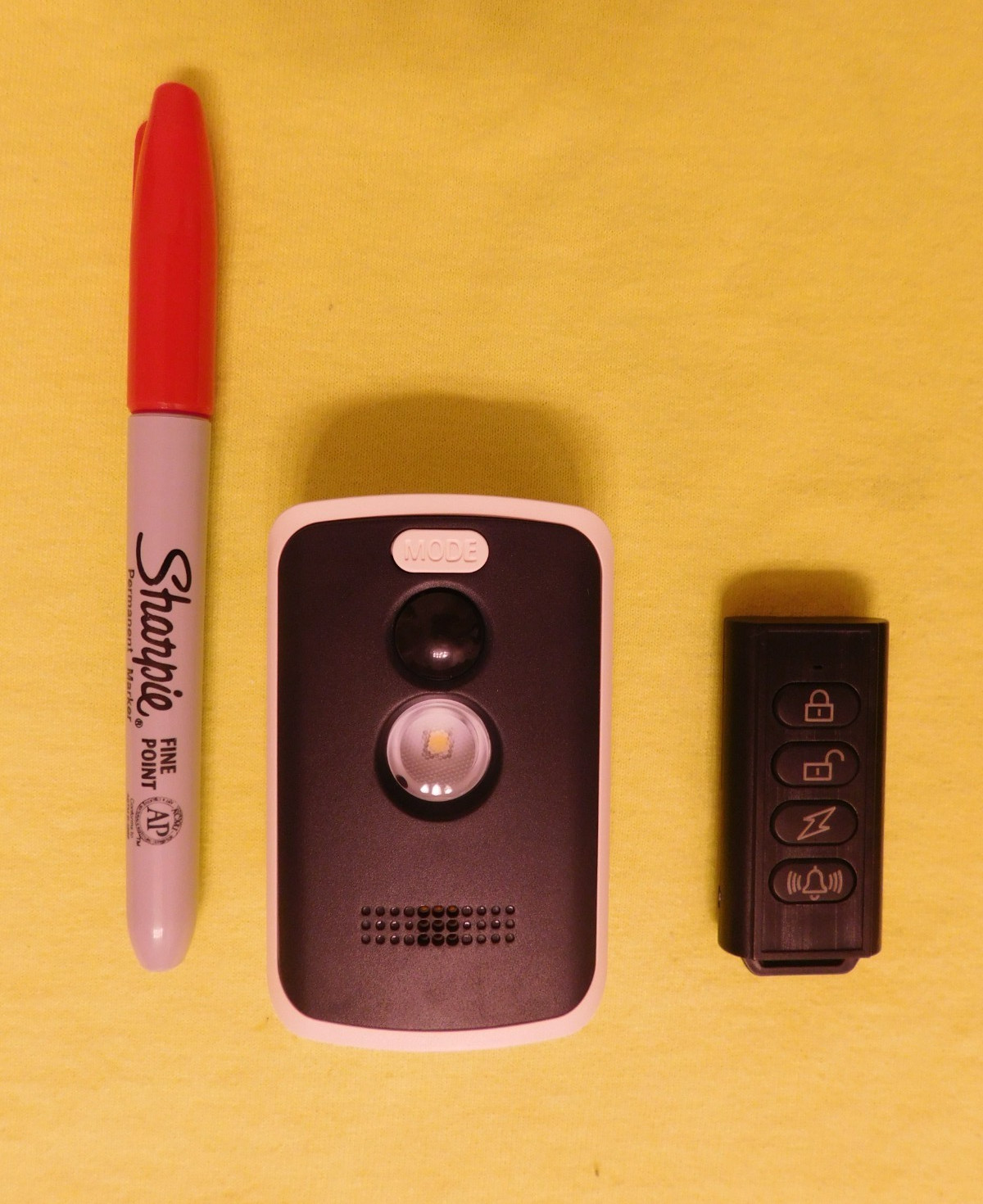 Pocket-size Passive Infrared detecting Alarm (light & siren) w/remote -NEW-