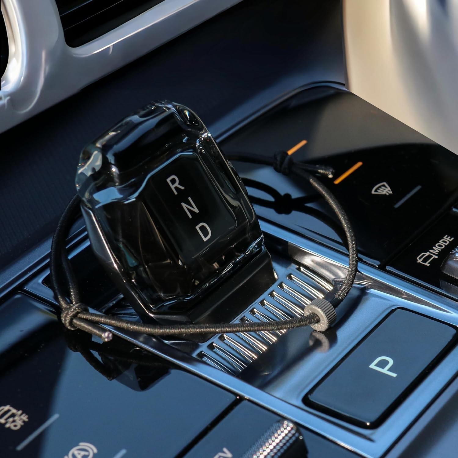 Fashionable Tungsten Car Escape Bracelet – Quick-Release Emergency Tool