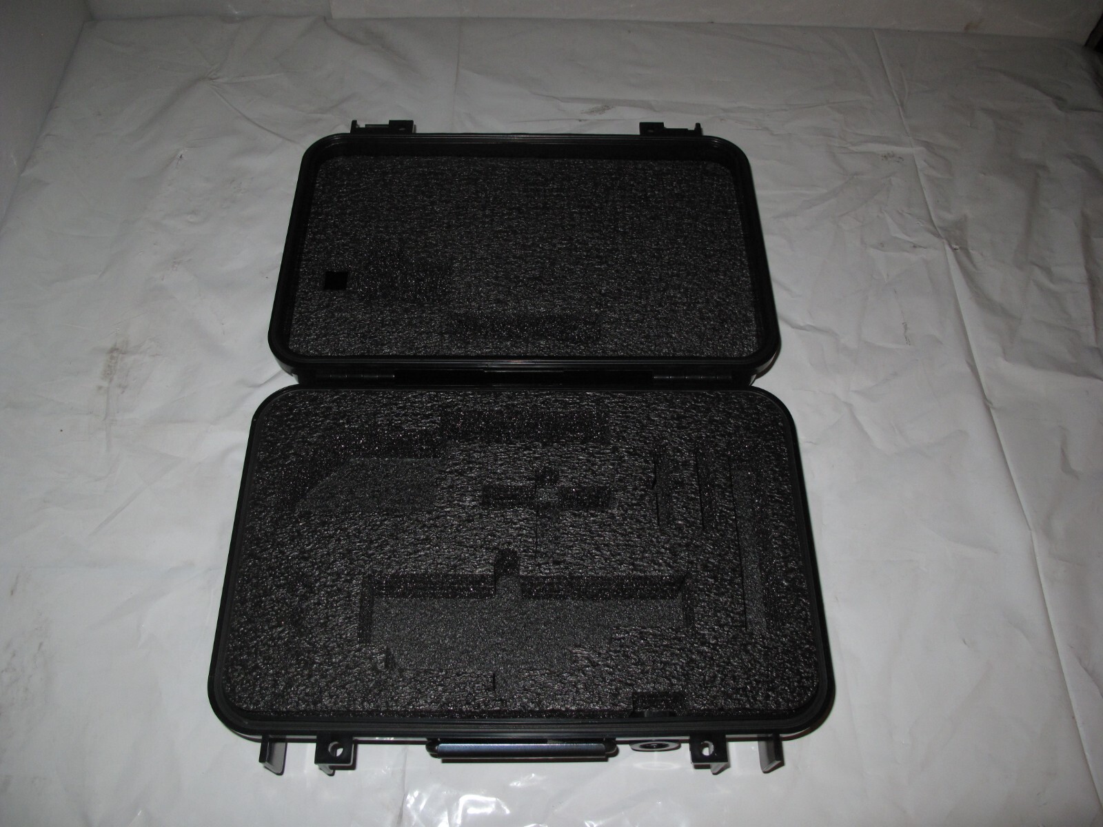 Starlight SC-061016 Hard Case 17x12x7 Gun Survival Box New Old Stock # LIS-700