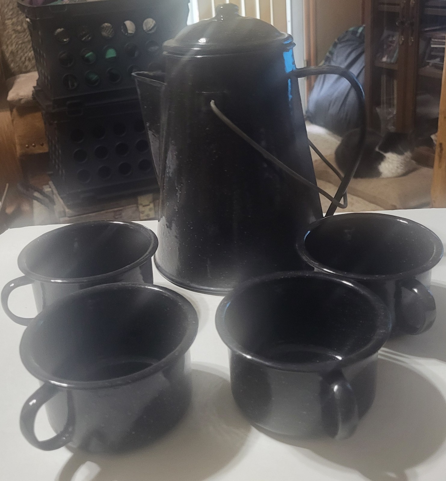 Black Enamel Speckled Coffee Pot (no Perkulater) And 4 Coffee Cups