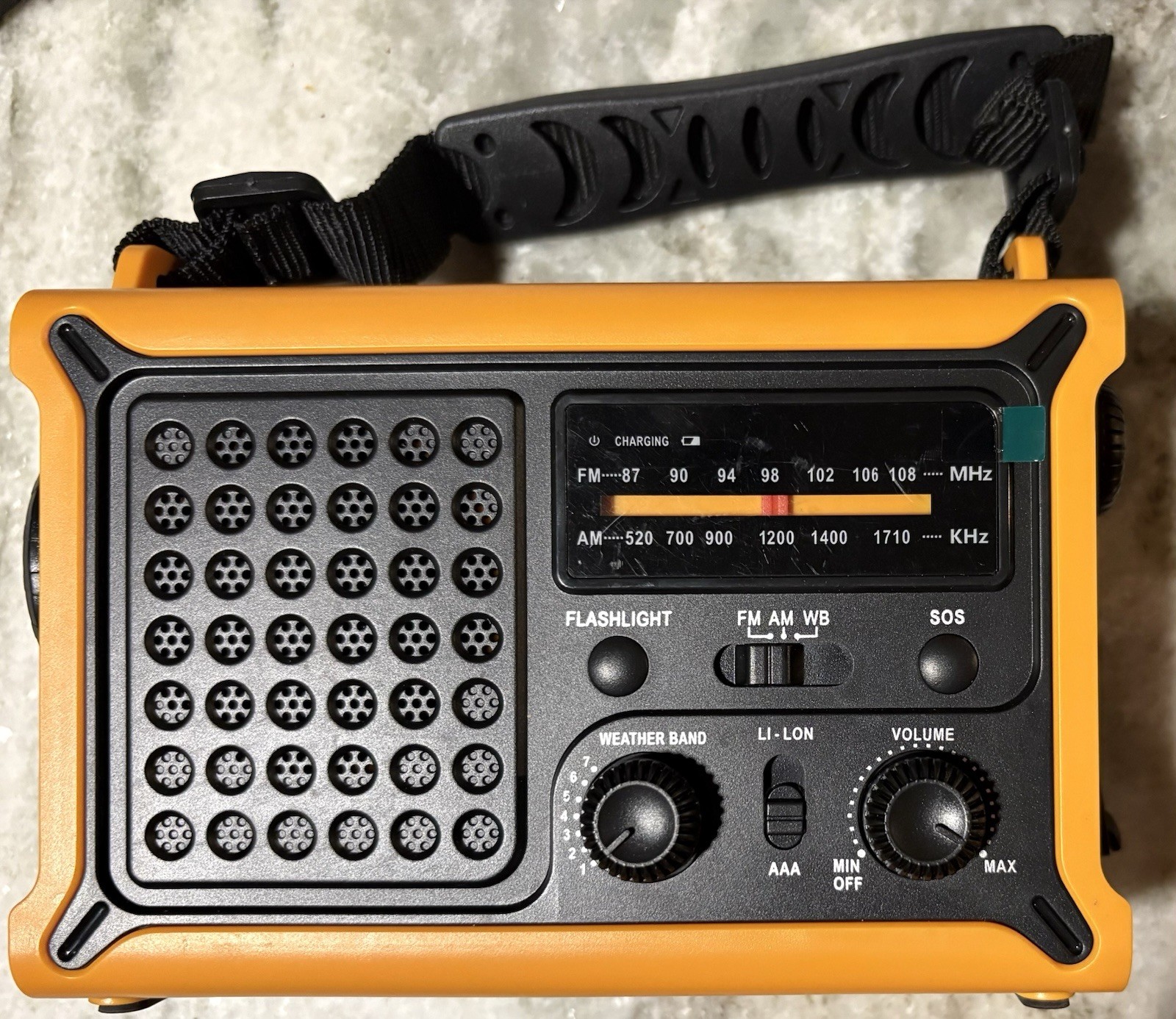 Emergency Weather Radio AM/FM/NOAA Solar, Hand-Crank Or Battery Powered New