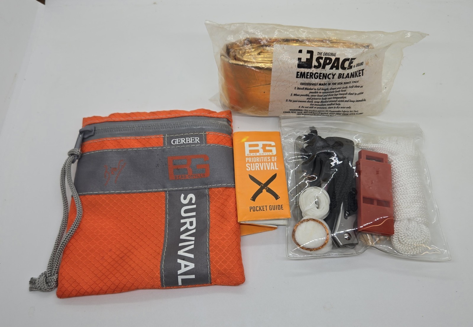 Gerber Bear Grylls 8 Pc Survival Kit Mini Knife Fire Starter + Emergency Blanket