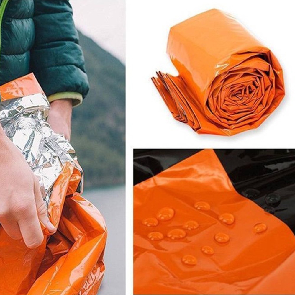 Heavy Duty Mylar Emergency Sleeping Bag Reflects Body Heat Tear Resistant Case
