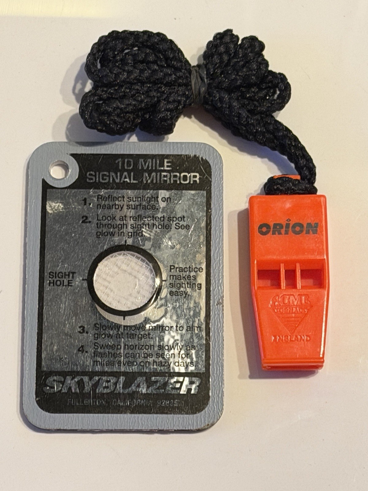 SKYBLAZER Signal Mirror – ORION ACME Safety Whistle – Reflective Survival Set