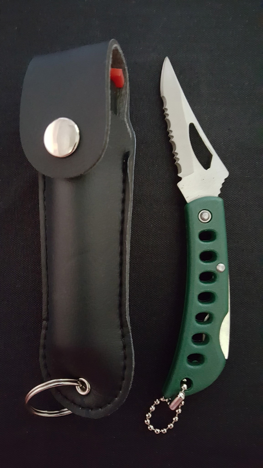 Police Magnum pepper spray .75oz black keychain holster pocket knife protection
