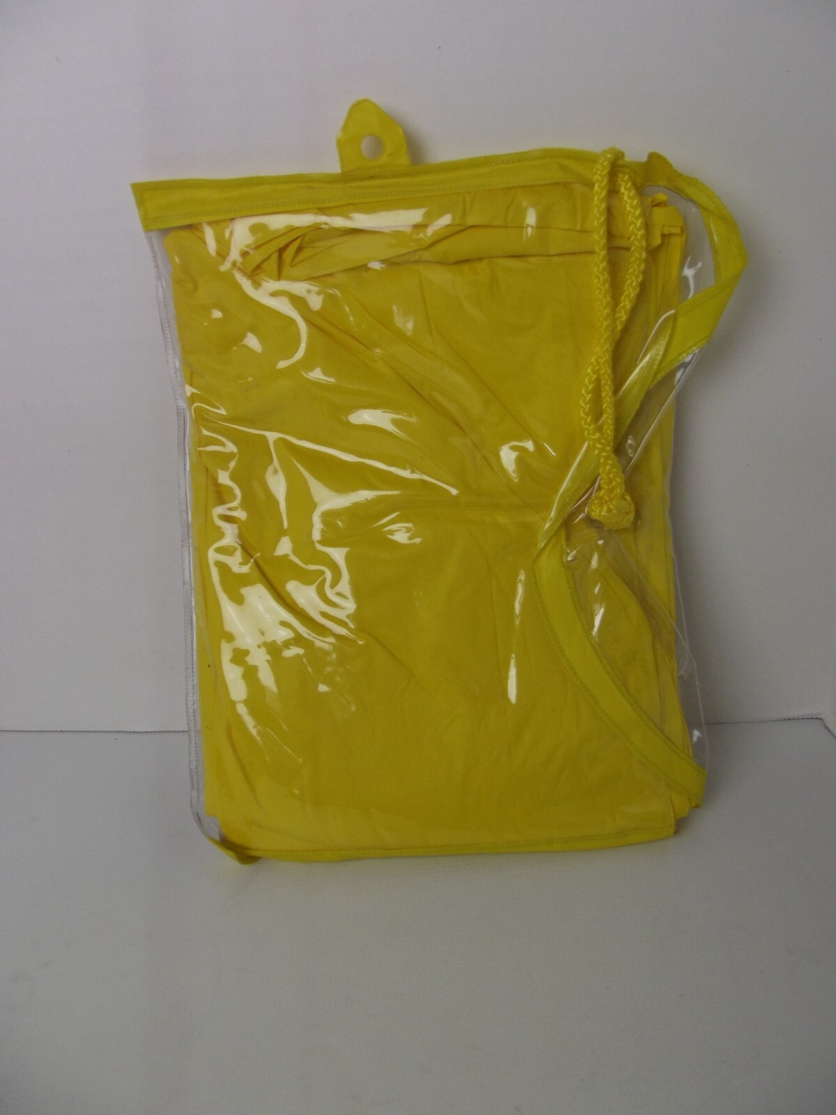 Essex Mfg. Vintage Yellow Lightweight Poncho 52″×80″ NIP