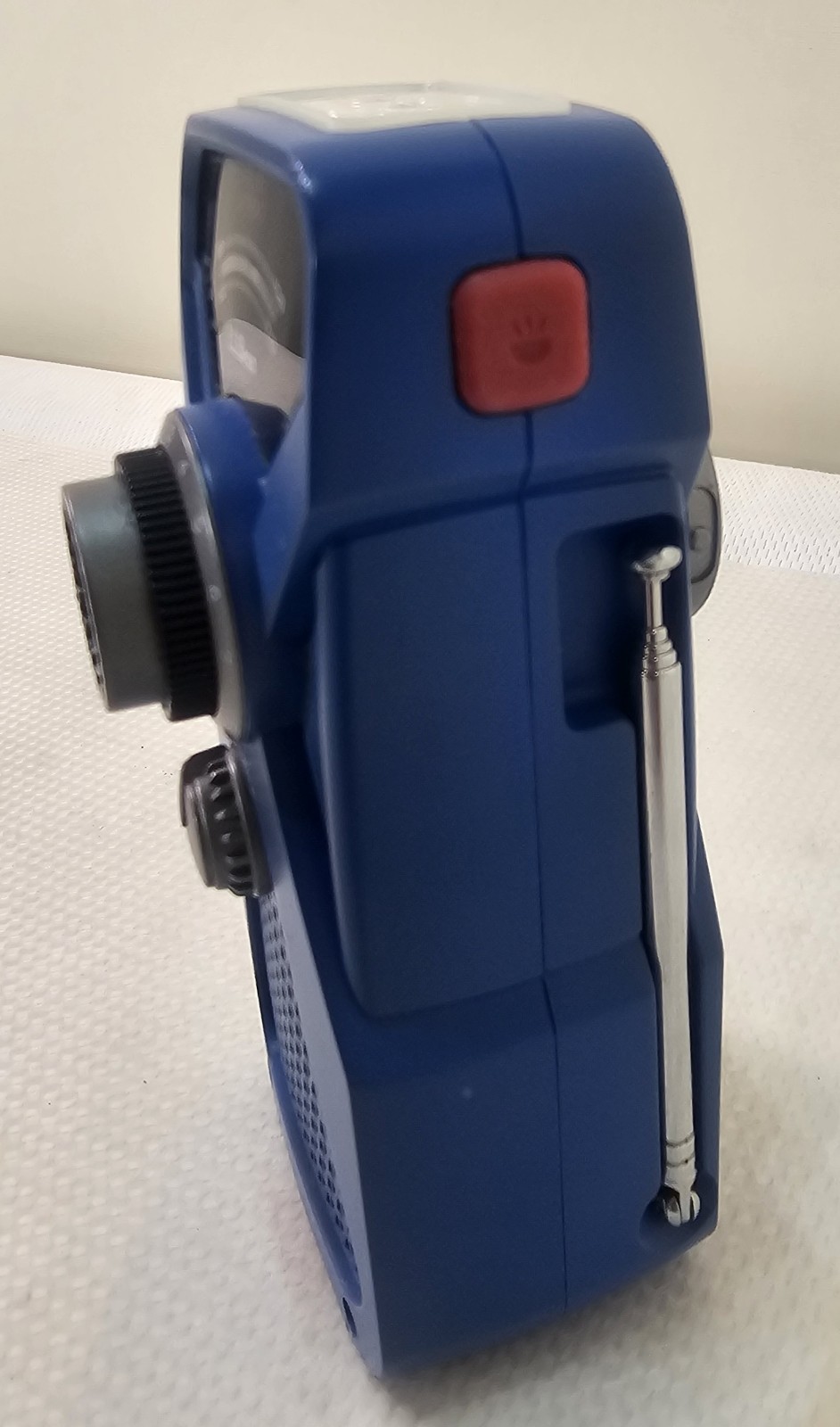 LL Bean Eton FRX1 Hand Turbine AM FM Weather Radio LED Flashlight Hand Crank