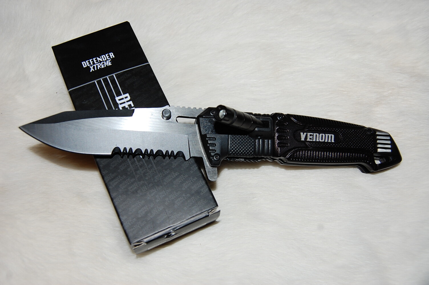 Defender Xtreme Black Assisted Opening Flashlight Knife – Built in Mini Light