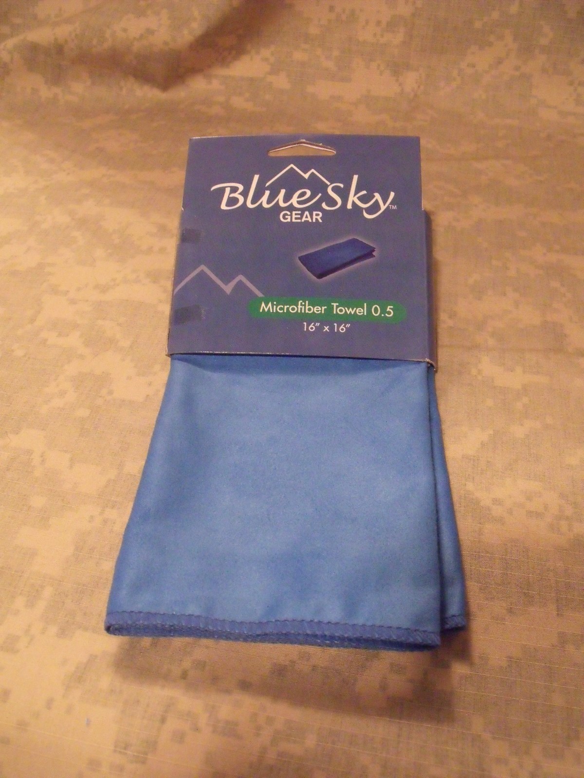 Blue Sky Gear (UST) Emergency/Camping/RV – Microfiber Towel 0.5 – 16″ x 16″