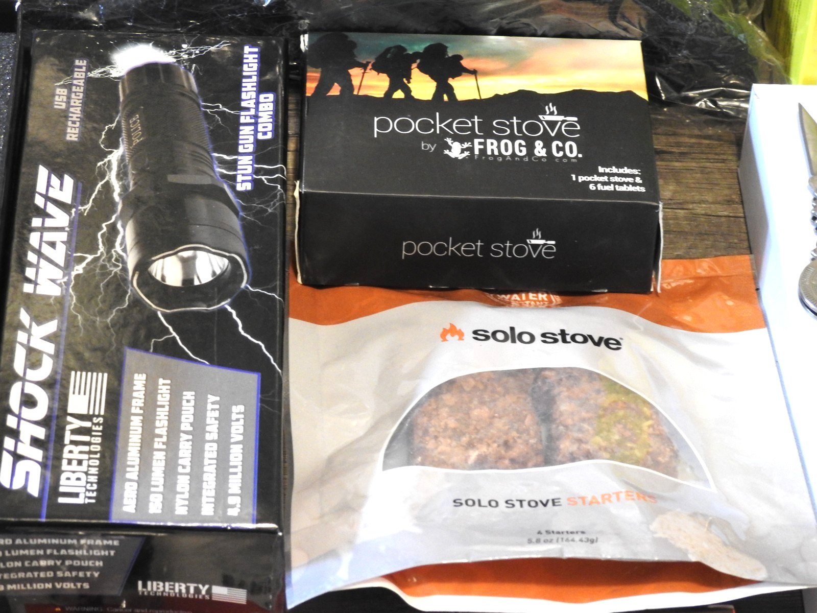 SURVIVAL CAMPING LOT! PRATRIOTS SOLAR POWER CELL-FLASHLIGHTS-SOLAR LANTERN-MORE!