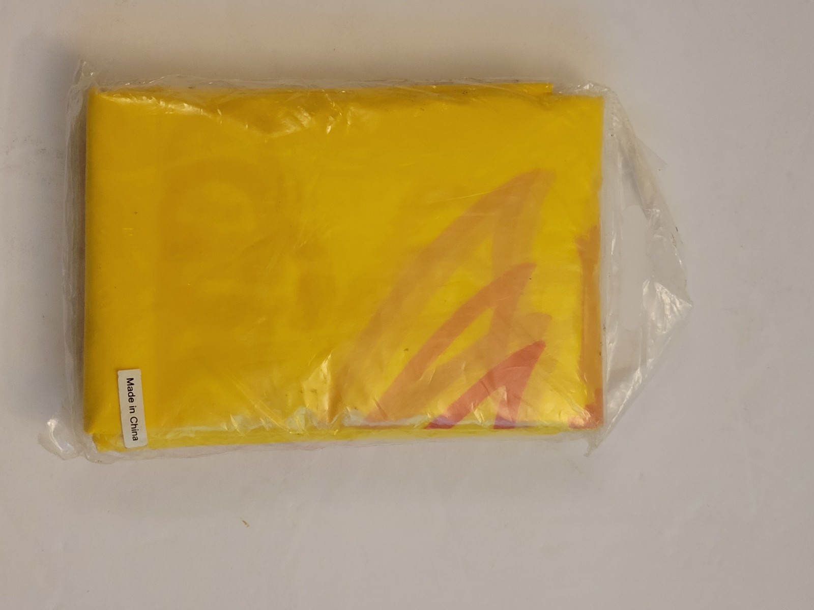 2001 SCOTLAND Yellow Emergency Poncho Lightweight Reusable Polyethylene Camping