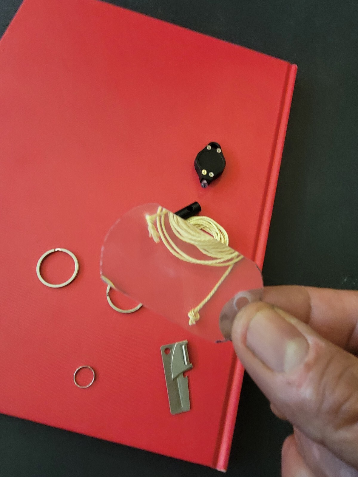Survival Necklace /Glow in the Dark/with Knife/Saw/flashlight/can Opener…
