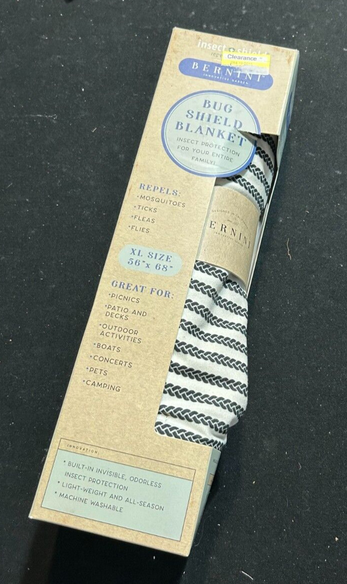 BERNINI Outdoor Bug Shield Blanket: Striped Polyester, Ideal for Camping & Beach