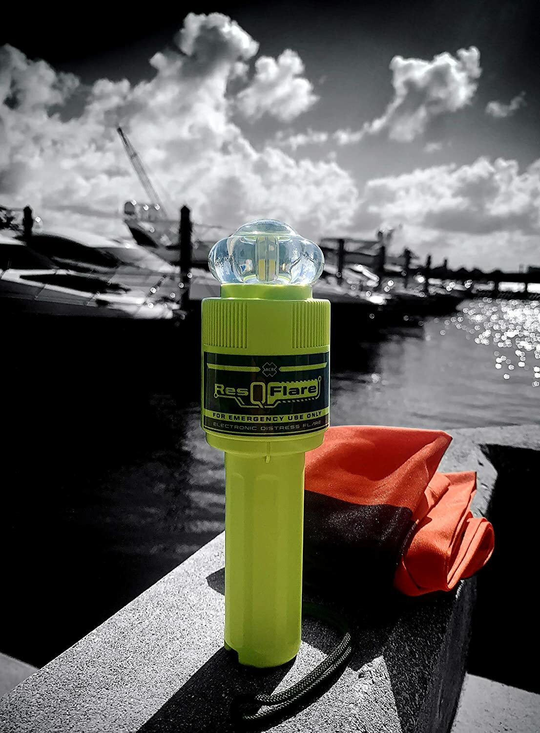 Electronic Distress Flare & Flag Waterproof IP67 Ocean Signal For Emergency Use