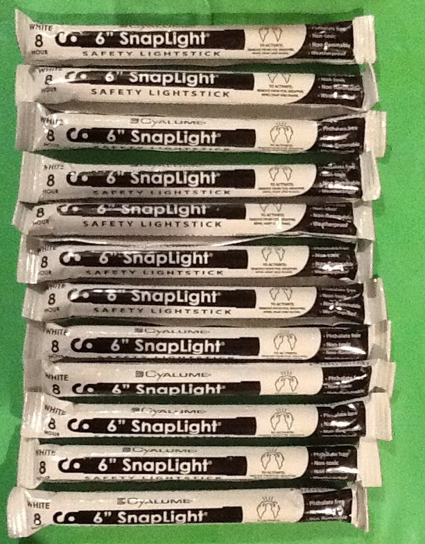 Lot of 12 Cyalume White 8 Hr Snaplight Safety Lightstick Emergency Prepper BOB