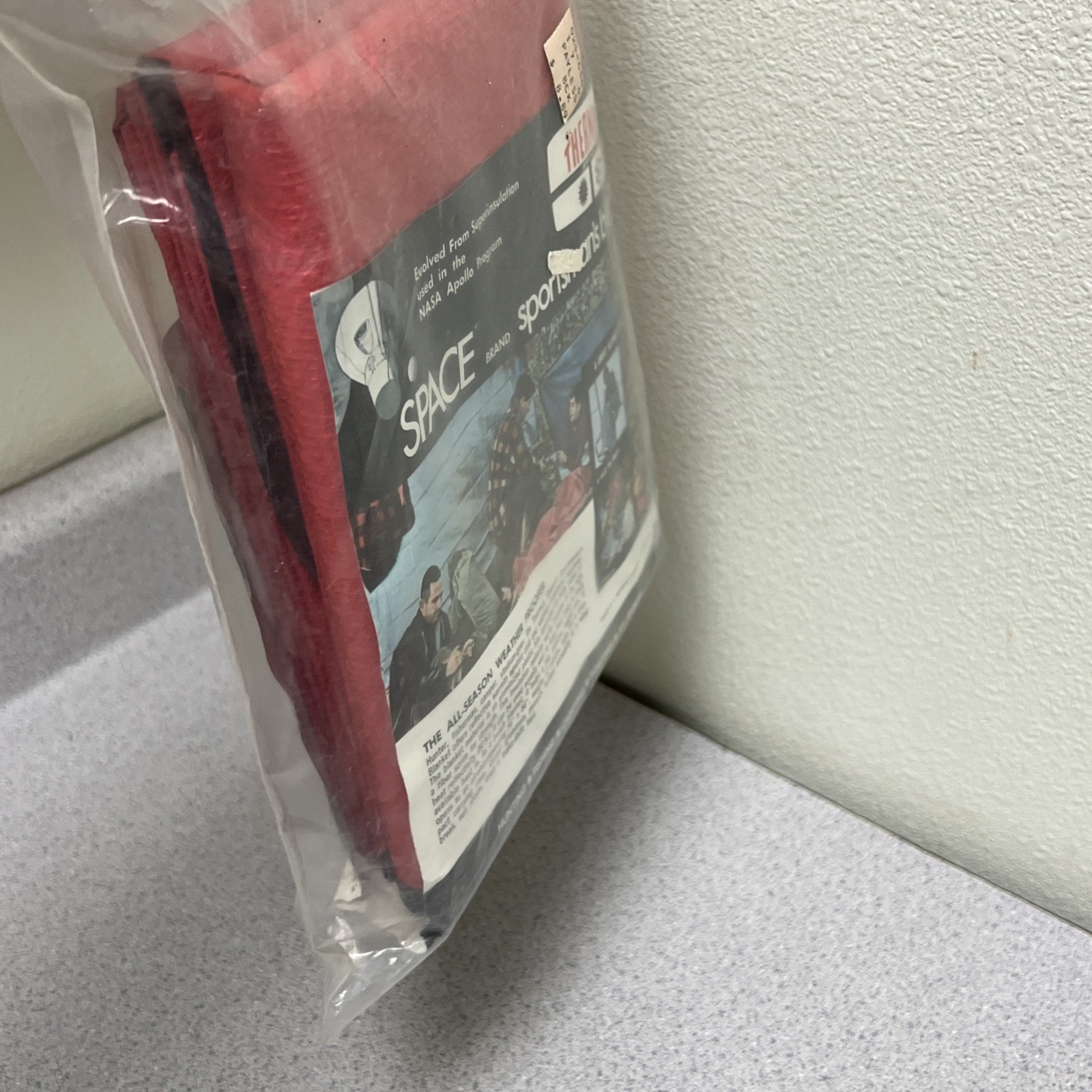 Vintage Thermos All-Weather Space Brand Sportsman’s Blanket Red 56”x84”