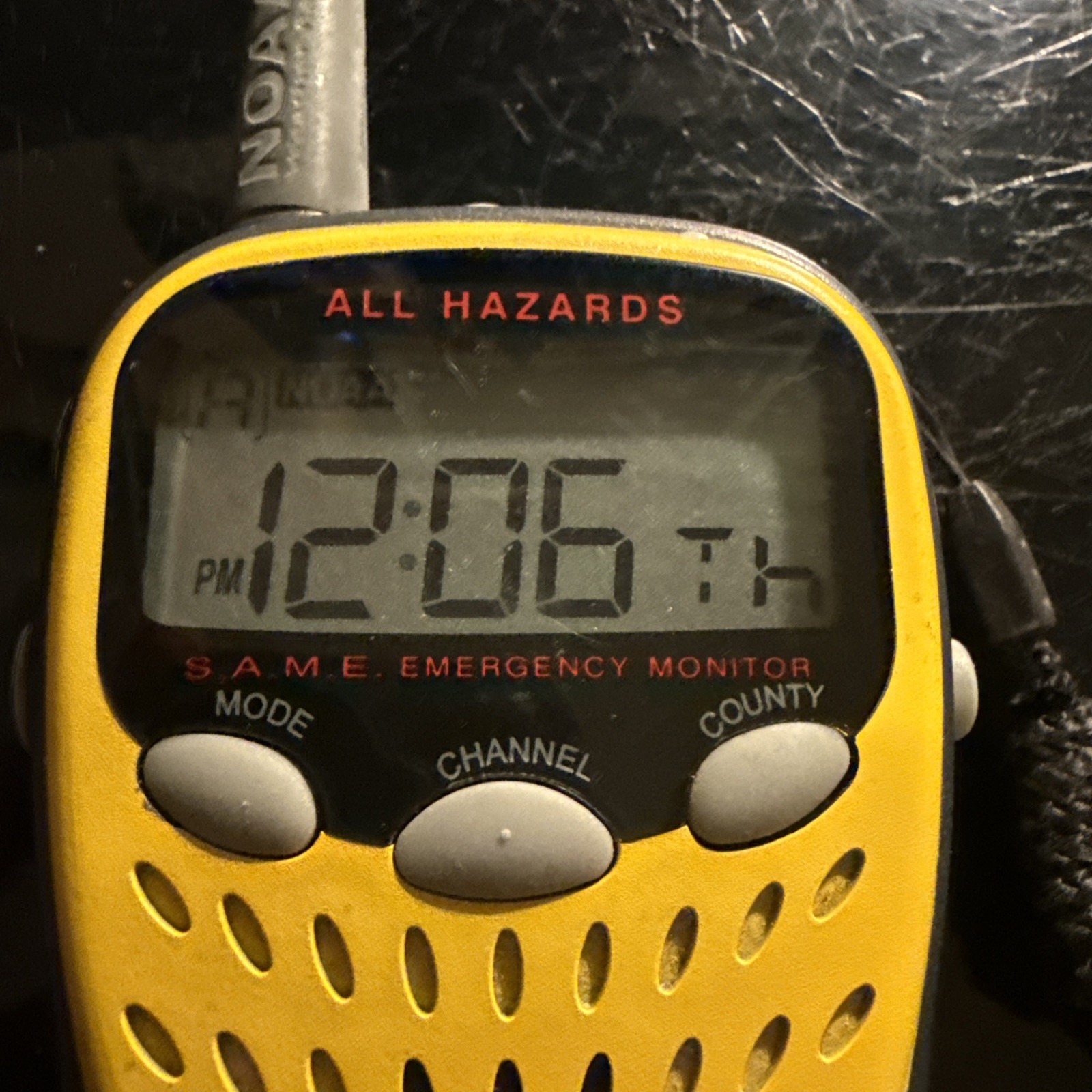 Oregon Scientific Emergency Portable Weather Radio No. WR102N Yellow Tested