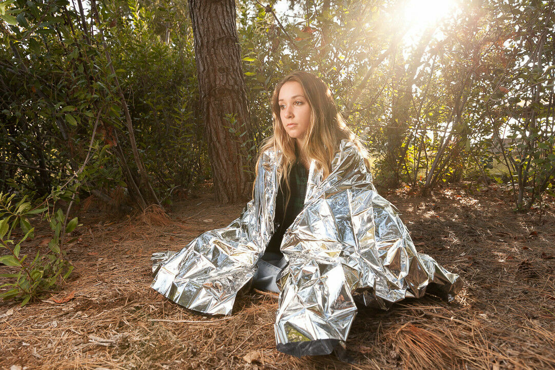 Insulating Thermal Blanket Mylar Survival Emergency Rescue Safety 83″ x 51″ 5pcs