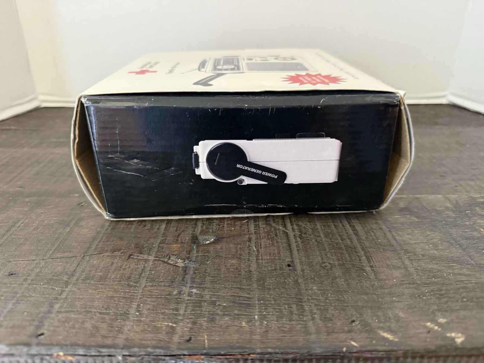 FR300 Eton American Red Cross emergency radio hand crank