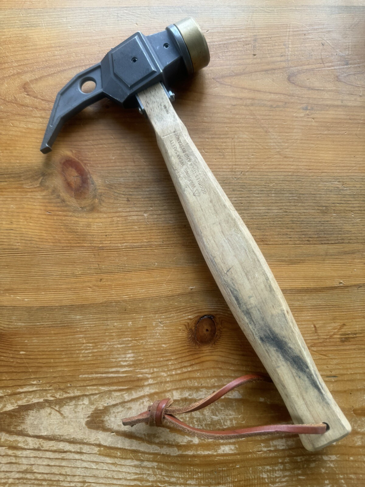 UST Ultimate Survival Heritage Camp Hammer