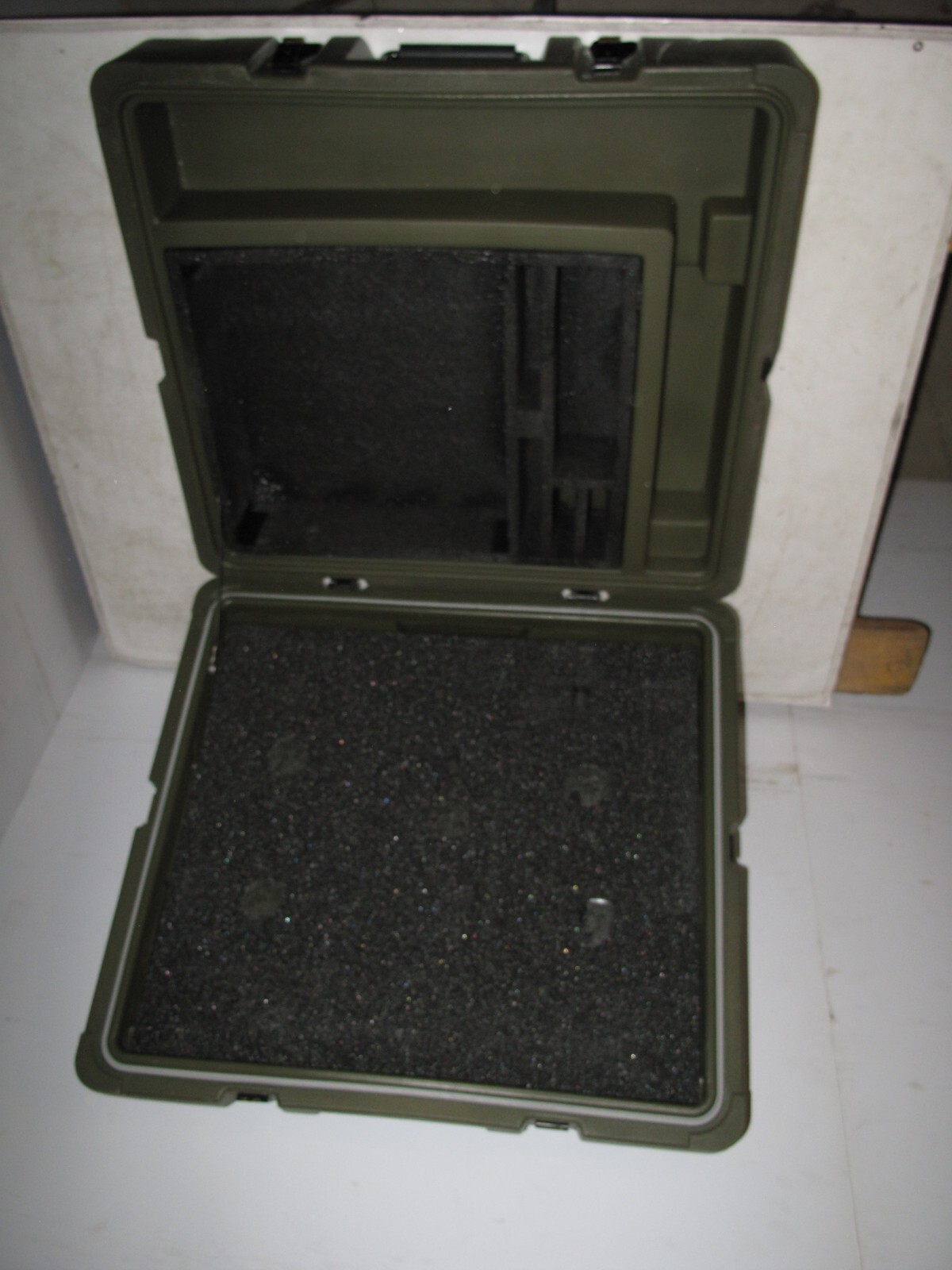 Hard Case Military Plastic 24x22x7 Divided Hinged Lid Miltope Laptop