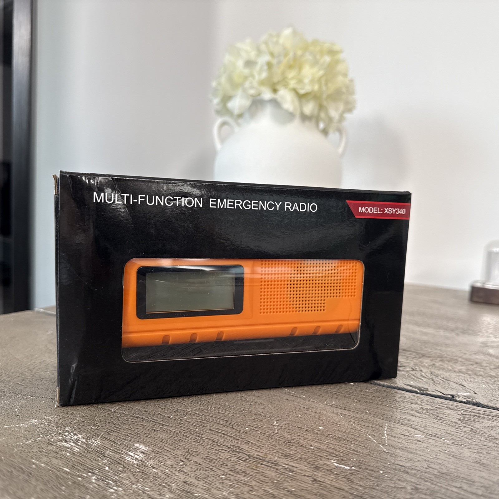10000mAh/37000mWh Portable Emergency/Weather Radio, AM FM Auto Scan, Solar, LED