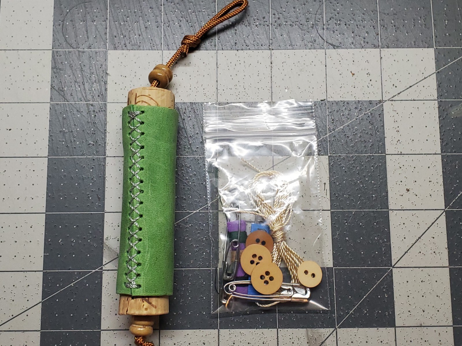 Bushcraft Fix It Kit (sewing kit)