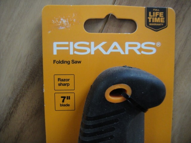 Camping/Survival FISKARS 7″ Folding Saw, Steel Blade with Non-Slip Grip, NIP