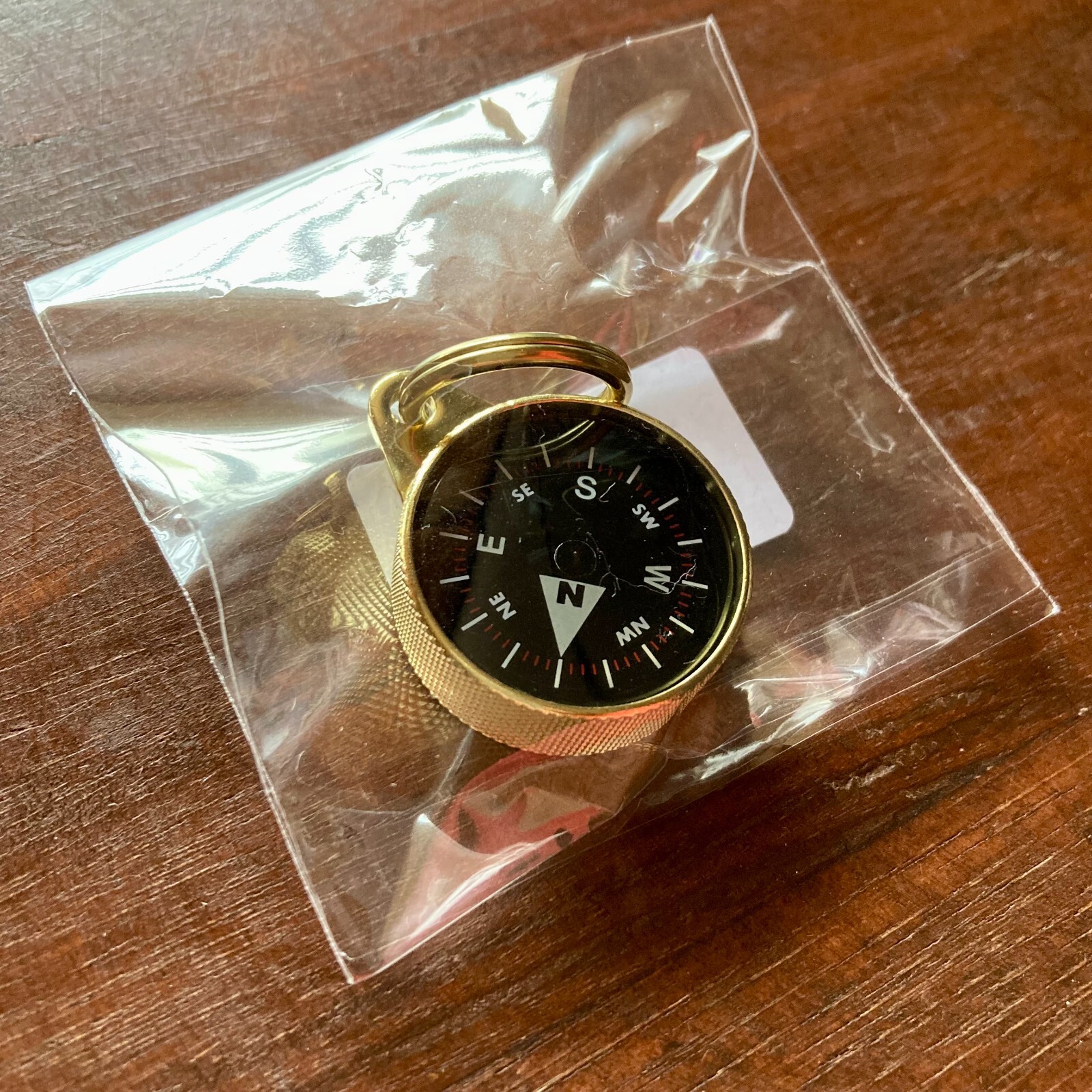 A&F Brass Compass knurled solid W3.0xH4.0xD1.1cm, W1.1xH1.5xD0.4in