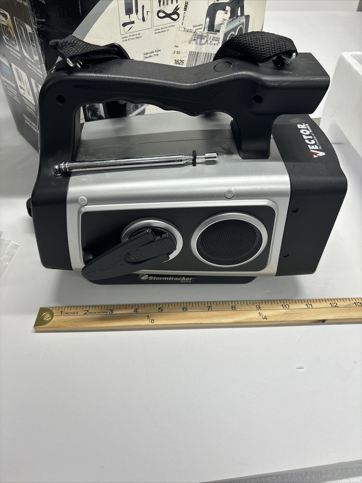 Vector Stormtracker Elite WC300DSV TV Lantern AM FM Weather Alert Radio