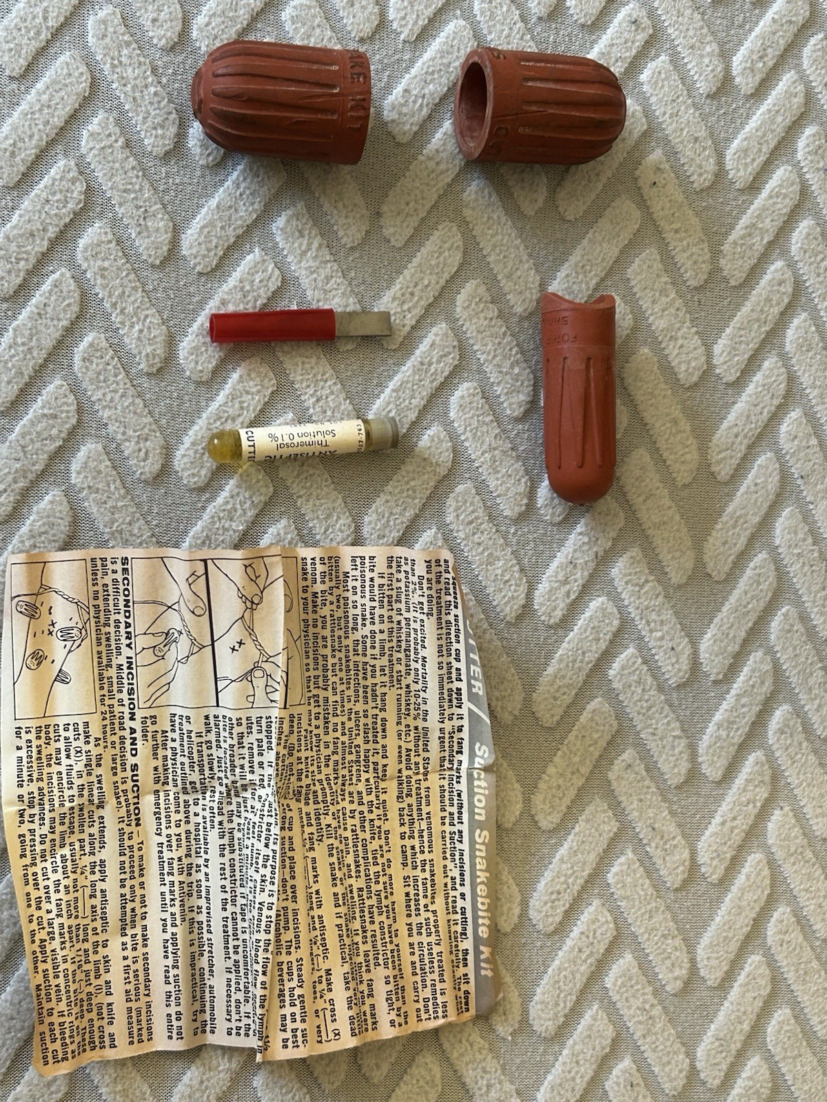 Vtg CUTTER Snake Bite Kit Double Rubber Capsule – Obsolete Collectible – 1965