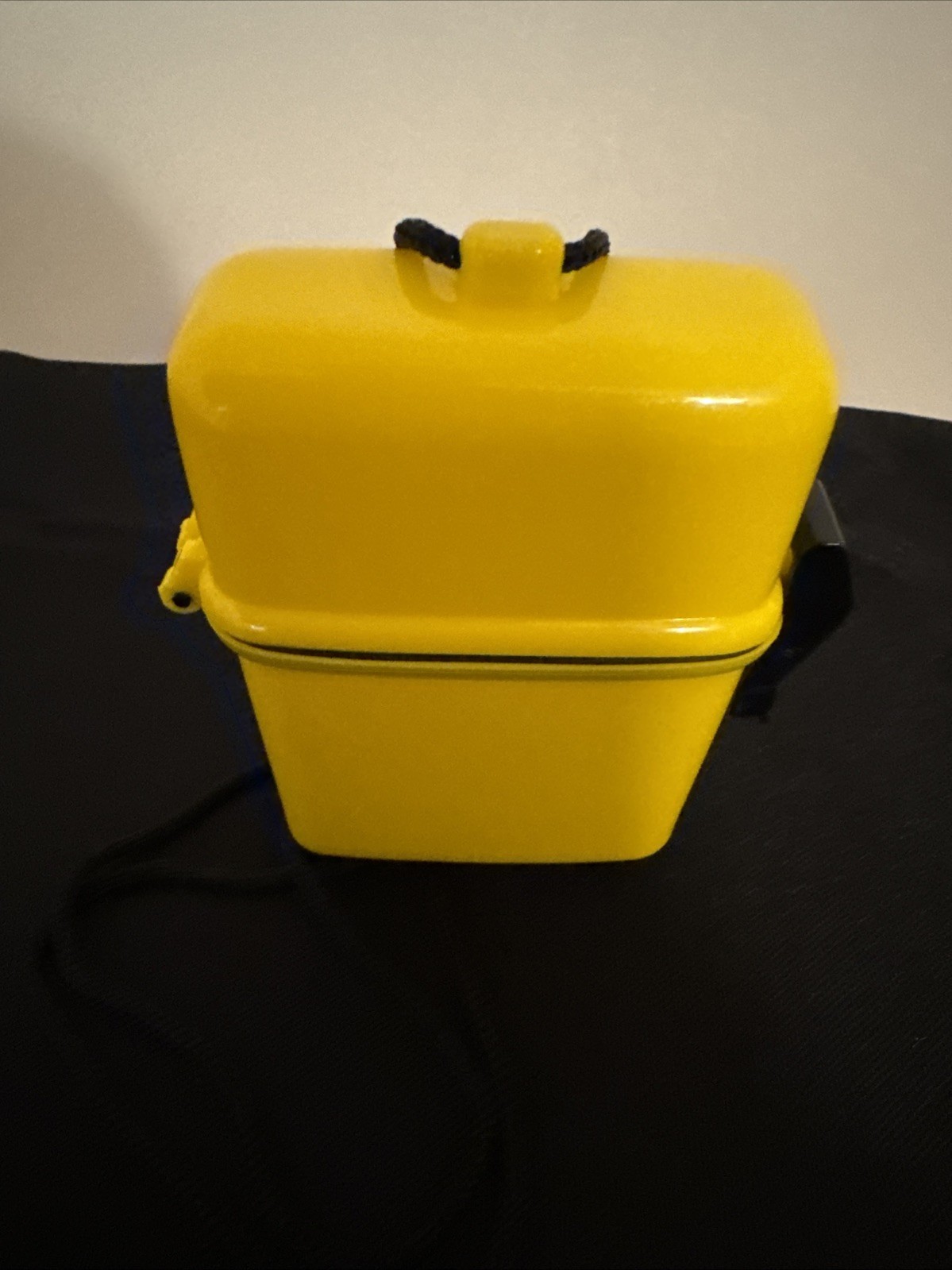 New Waterproof Plastic Container, Keys, Money, ID’s, Matches etc4.5 X 3 Inches.