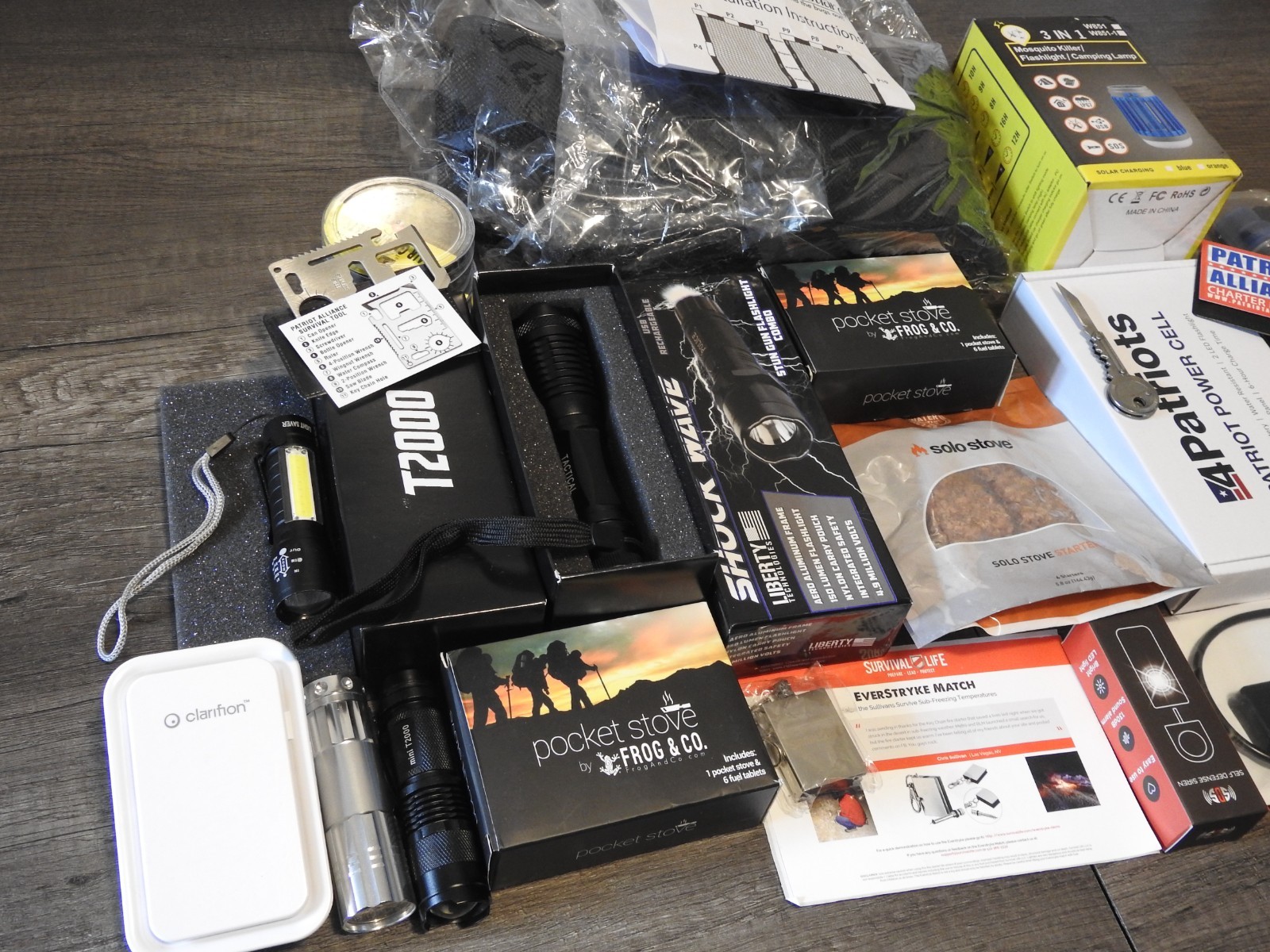 SURVIVAL CAMPING LOT! PRATRIOTS SOLAR POWER CELL-FLASHLIGHTS-SOLAR LANTERN-MORE!