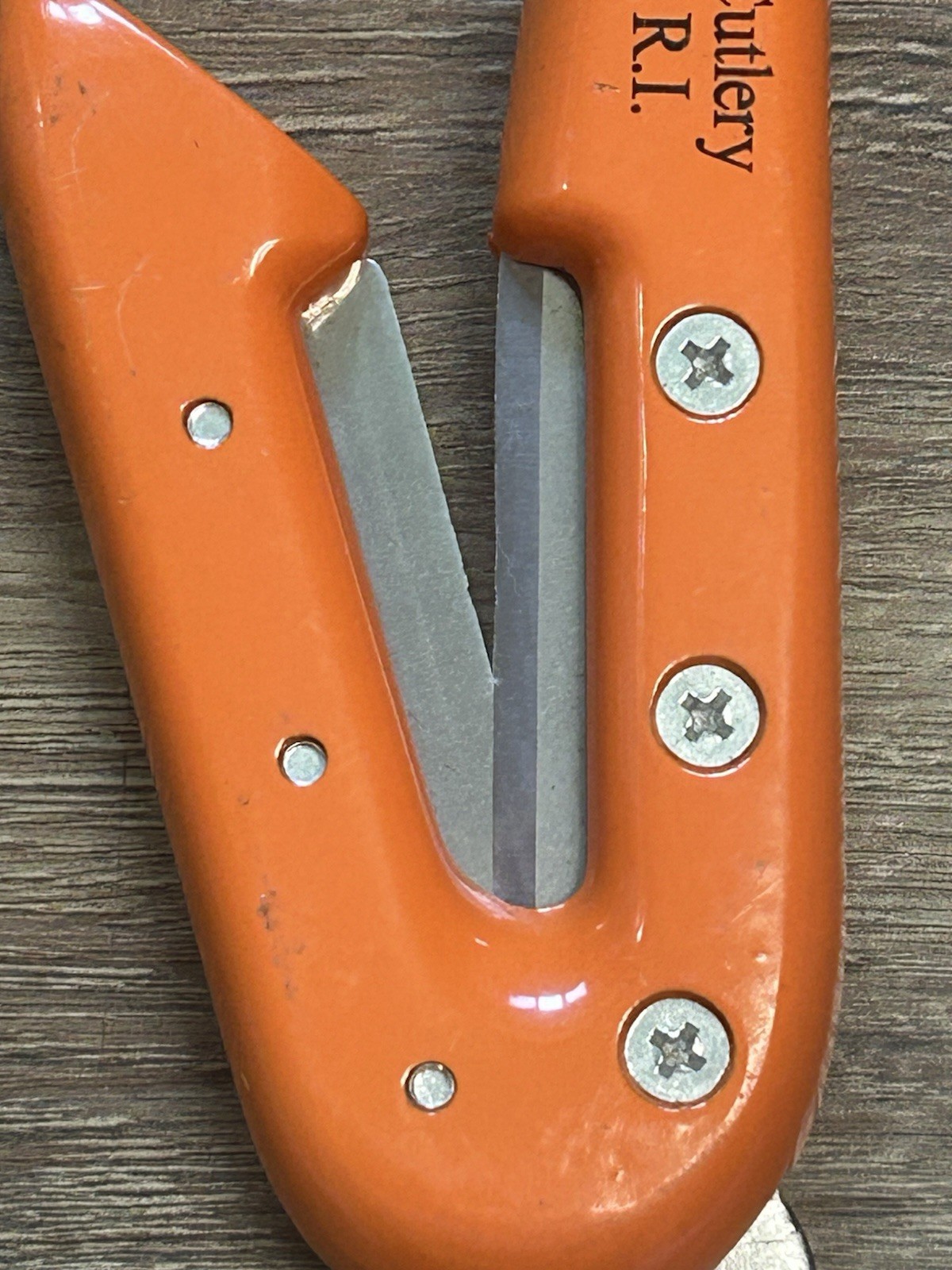 Quick-Cut Seat Belt Cutter Rescue Tool V-Shaped Razor Sharp Max Colonial Cutlery