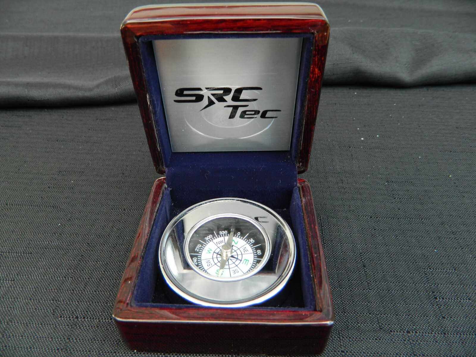 Vintage Chrome Compass w/ hinged Lacquered Wooden Box Advertising SRCTec 3″x3″