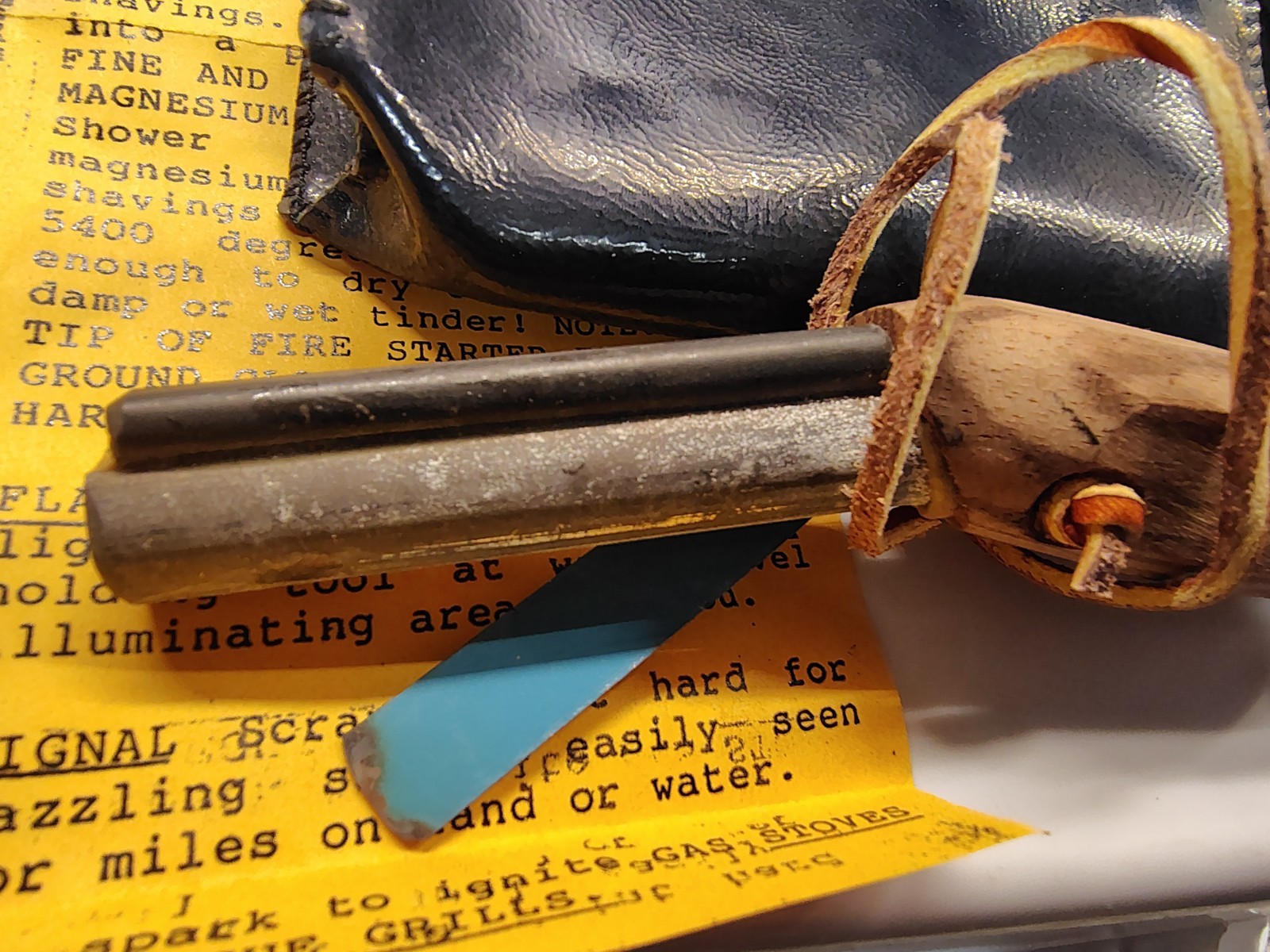 Vintage Skeets Houtches Pioneer Fire Starter Complete Set withPouch&Instructions