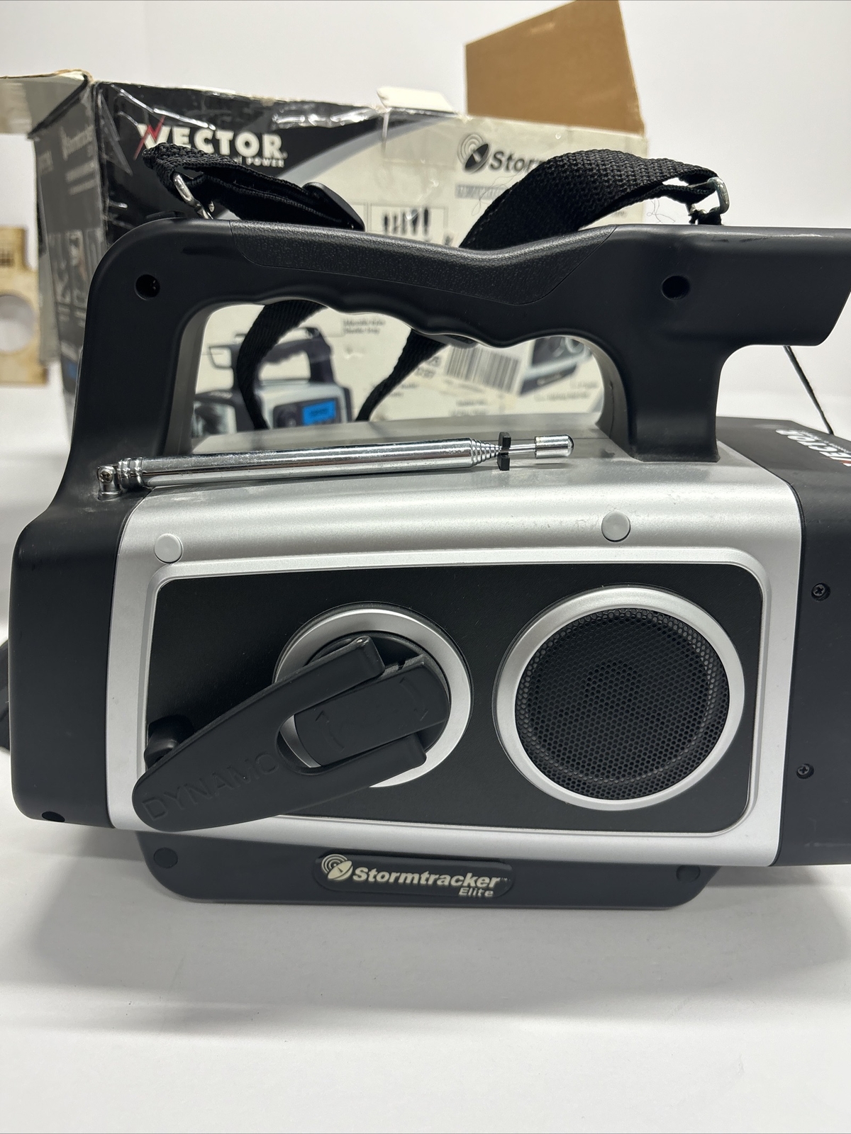 Vector Stormtracker Elite WC300DSV TV Lantern AM FM Weather Alert Radio