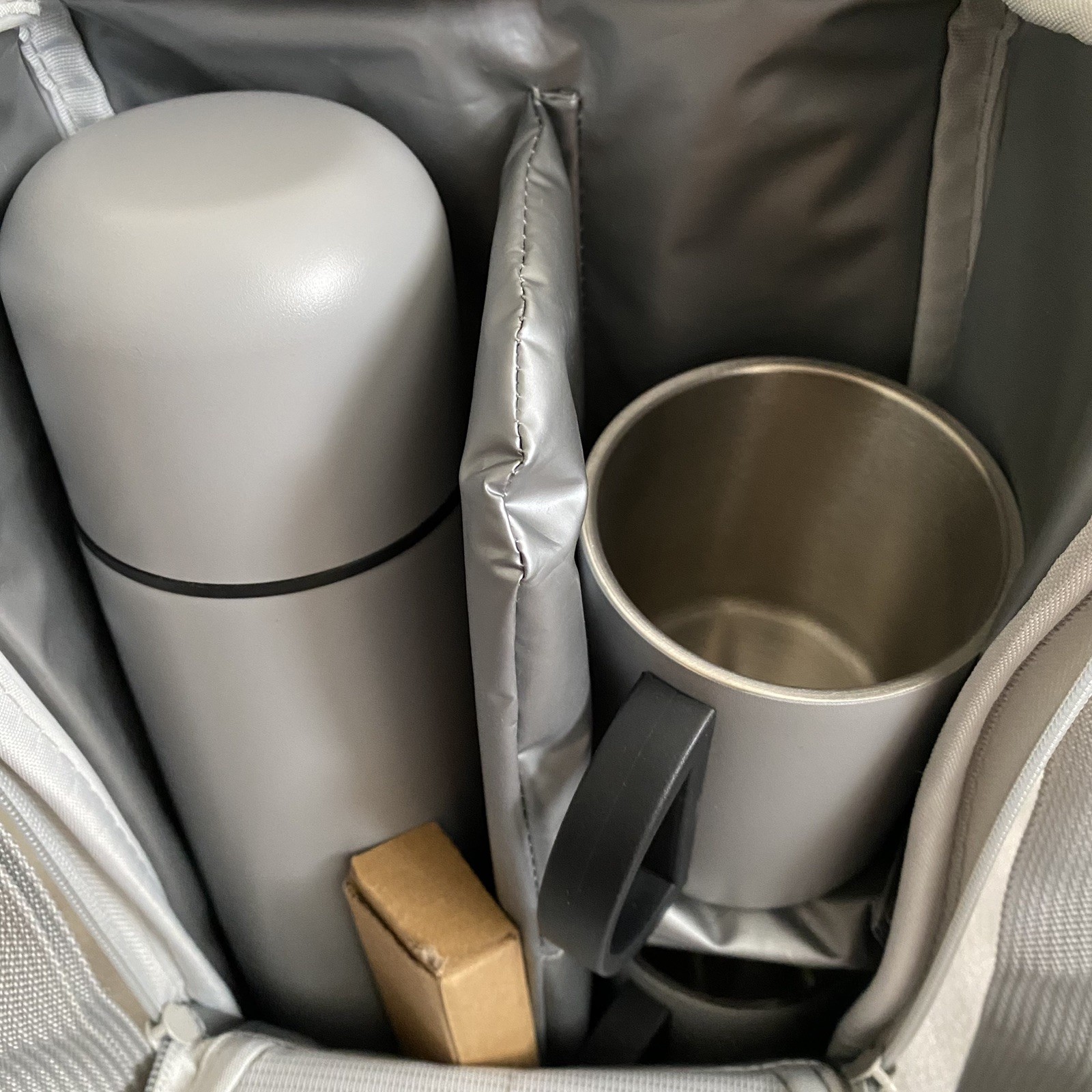 Camping Insulated Cooler Bag Set with Thermal Water Bottle/Two Mugs/Spoons -New