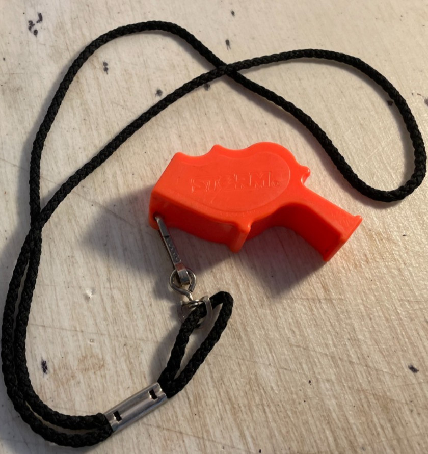Survival kit junkyard: Storm whistle, Craftsmen box cutter, Silva compass