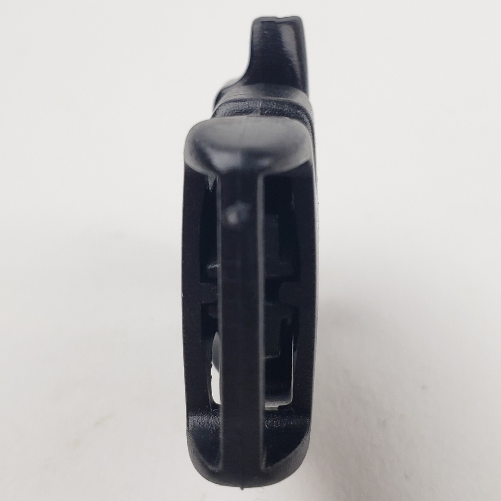 One 3/4″ Plastic Side Release Whistle Buckle Survival Paracord Bracelet