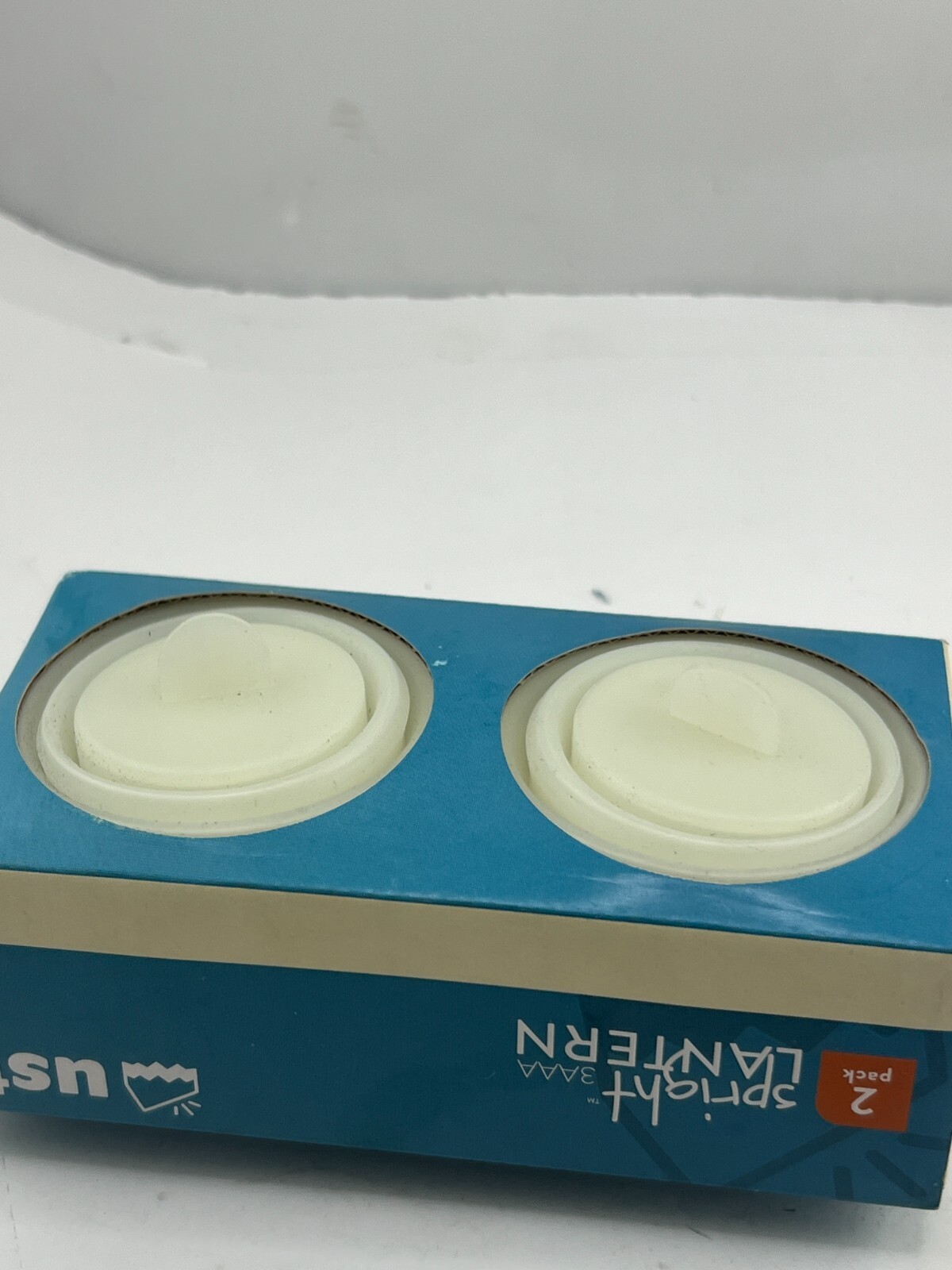 Box of 2 UST Spright 3AA LED Lantern Collapsible Globe 1146752, 57 lumens