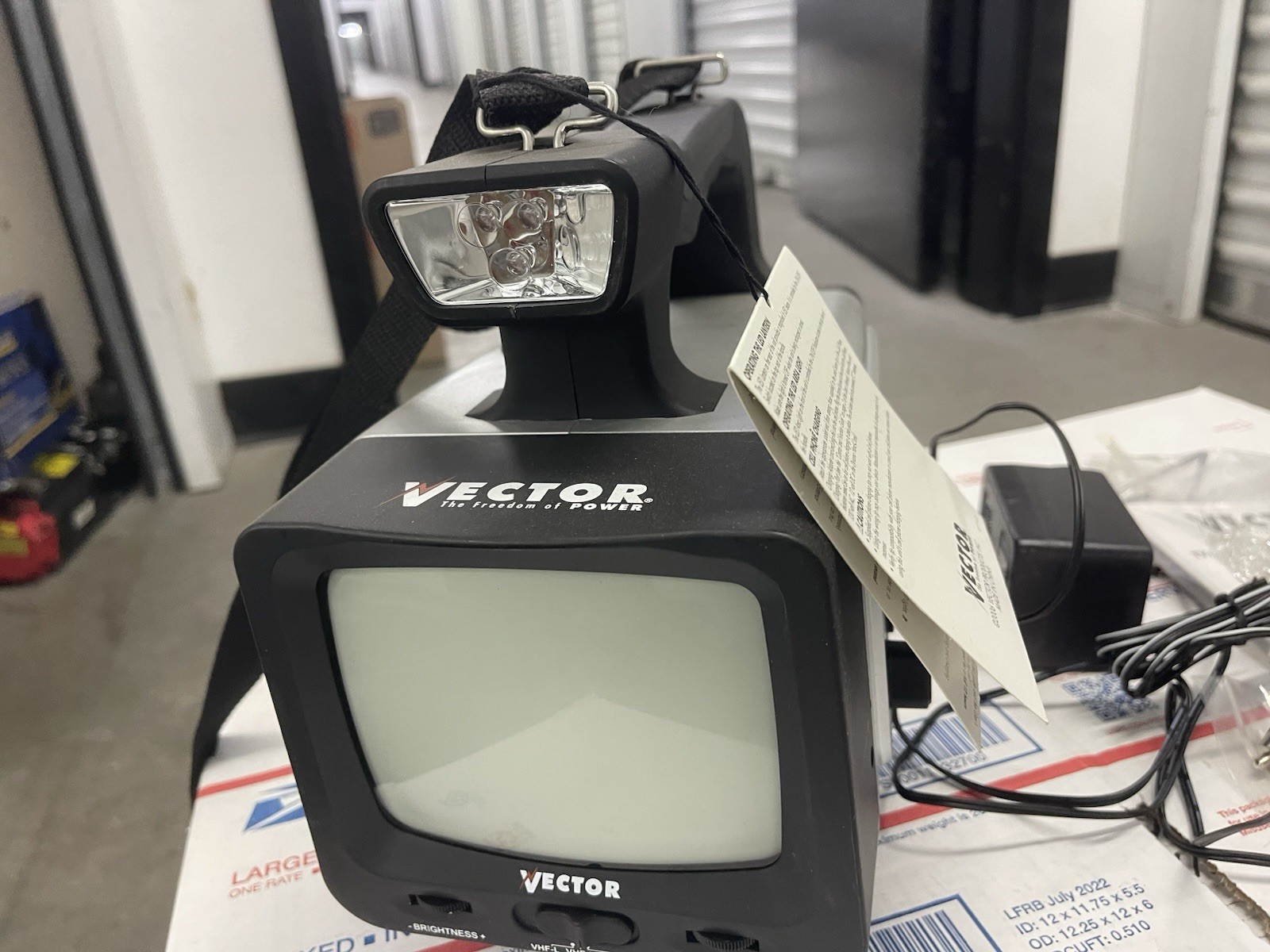 Vector Stormtracker Elite WC300DSV TV/Lantern/AM/FM/ Weather Alert Radio