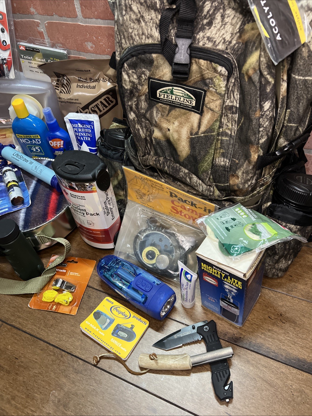 Emergency Survival Kit Camping Disaster EarthQuake Bug-Out Smith Wesson Knife